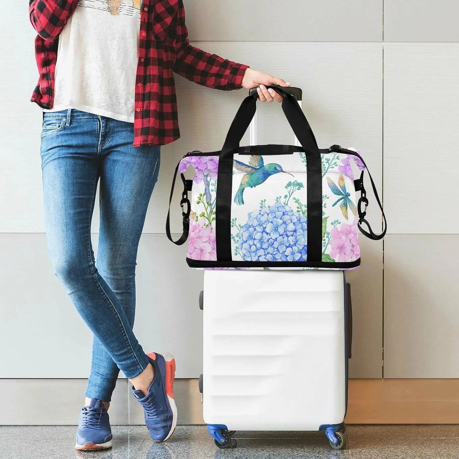 Blue Purple Hydrangea Flowers, Hummingbird Bird Green Leaves Gym Duffel Bag, Polyester Travel Weekender Luggage Handbag with Waterproof Pocket for Wet Items, Unisex Foldable Tote for Sports
