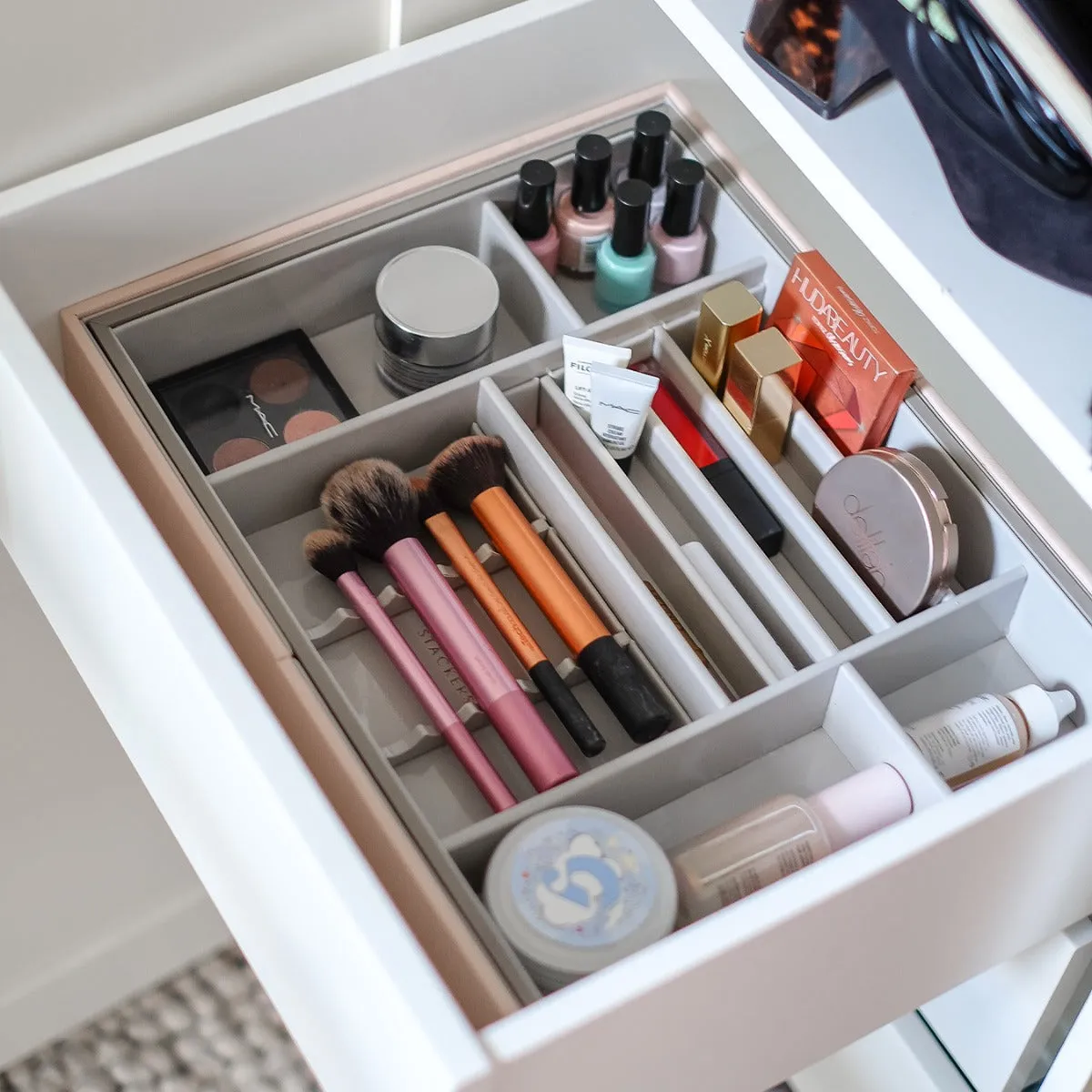 Blush Expandable Makeup Slider