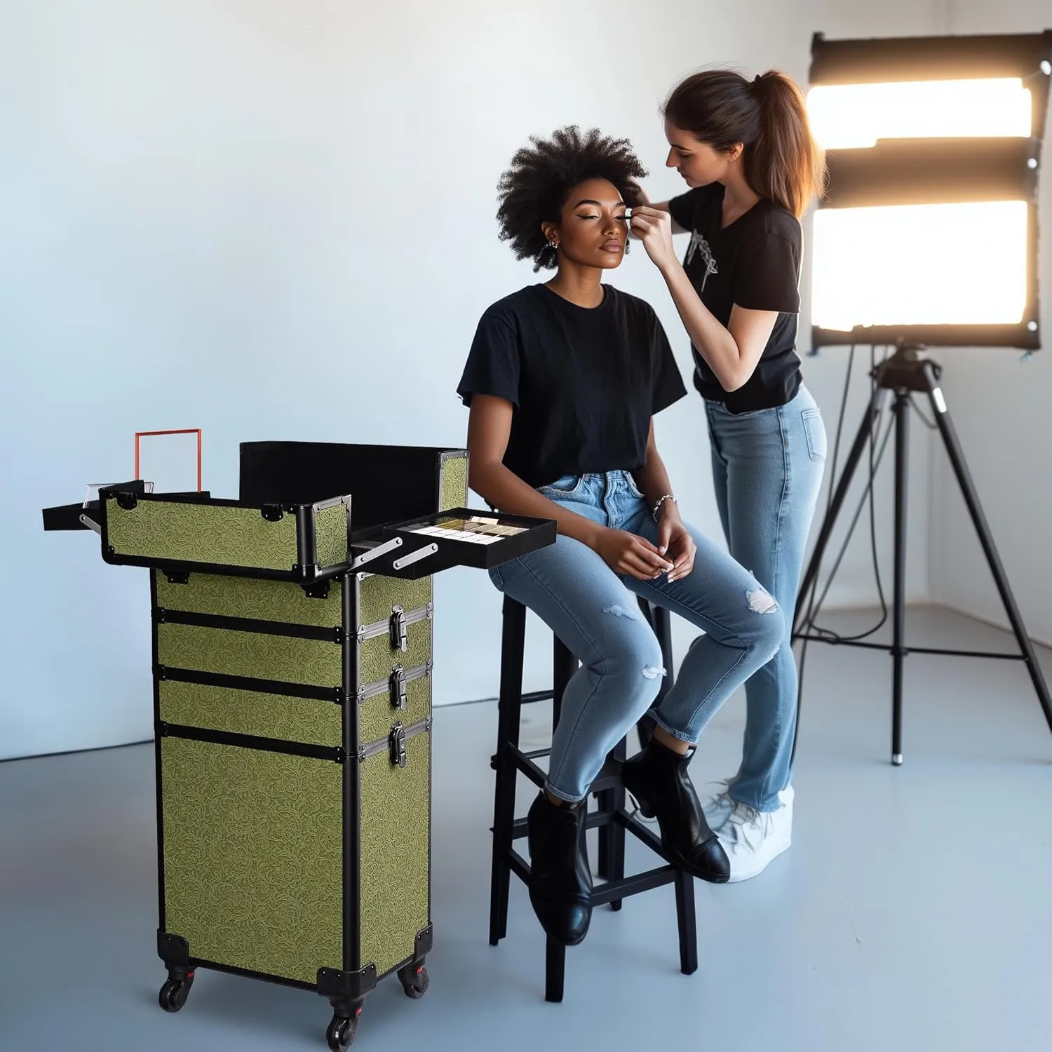 BYOOTIQUE Rolling Makeup Train Case on Wheels 4in1 Cosmetology Profesional Travel Cosmetic Bag Lockable Organizer Box for Hairstylist Artist Nail Beauty Salon Barber,Rococo Moss