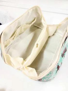 EXPANDABLE MAKEUP BAG