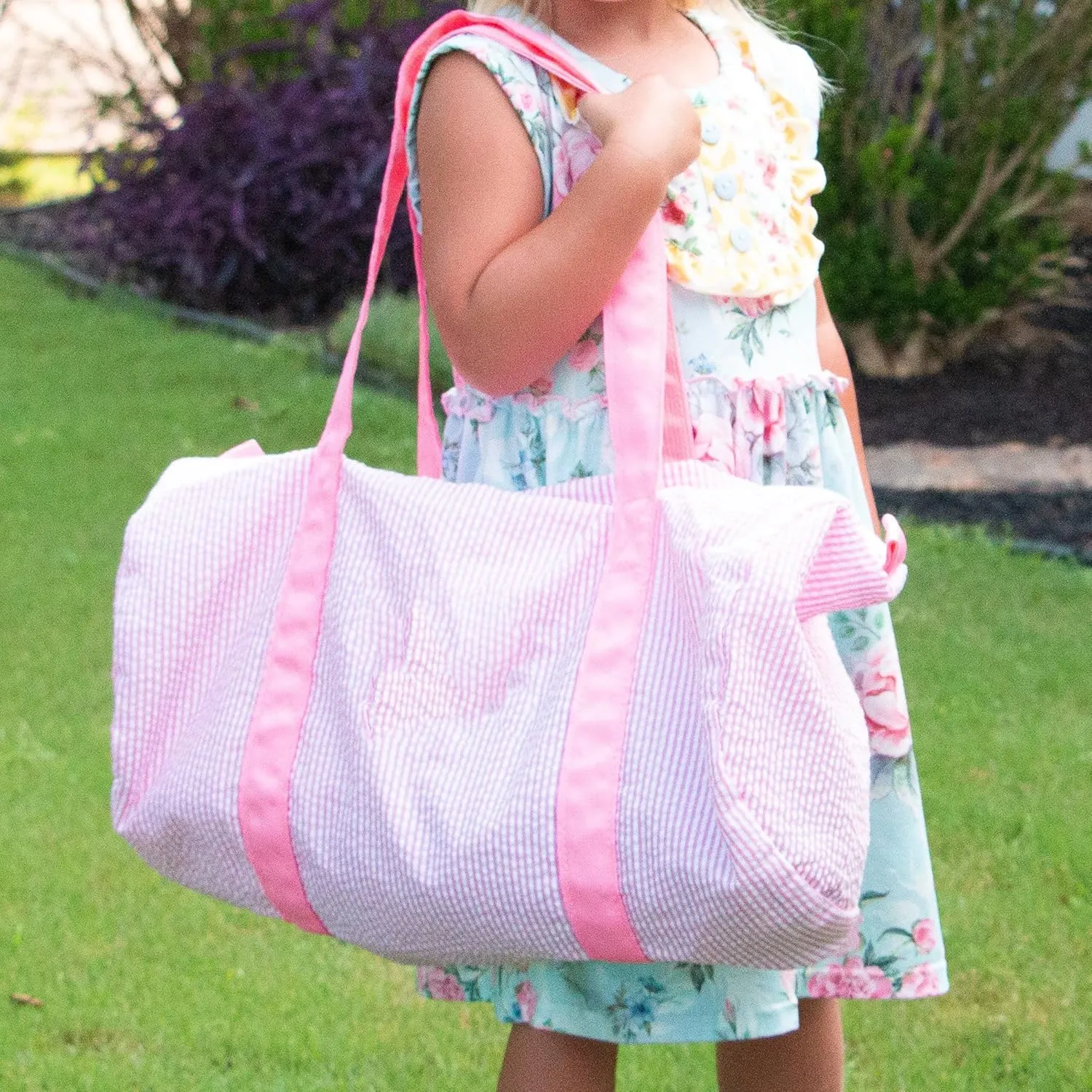 Gabigaba Kids Travel Overnight Bag Seersucker Carry On Lightweight Weekender Duffel Bag for Boys and Girls (Pink)