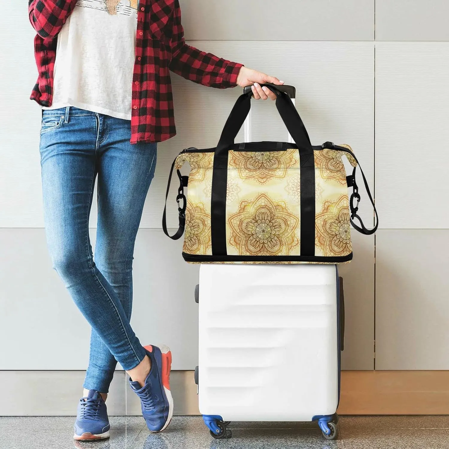 Hand Drawn Gold Ethnic Circular Beige Ornament Flower Gym Duffel Bag, Polyester Travel Weekender Luggage Handbag with Waterproof Pocket for Wet Items, Unisex Foldable Tote for Sports