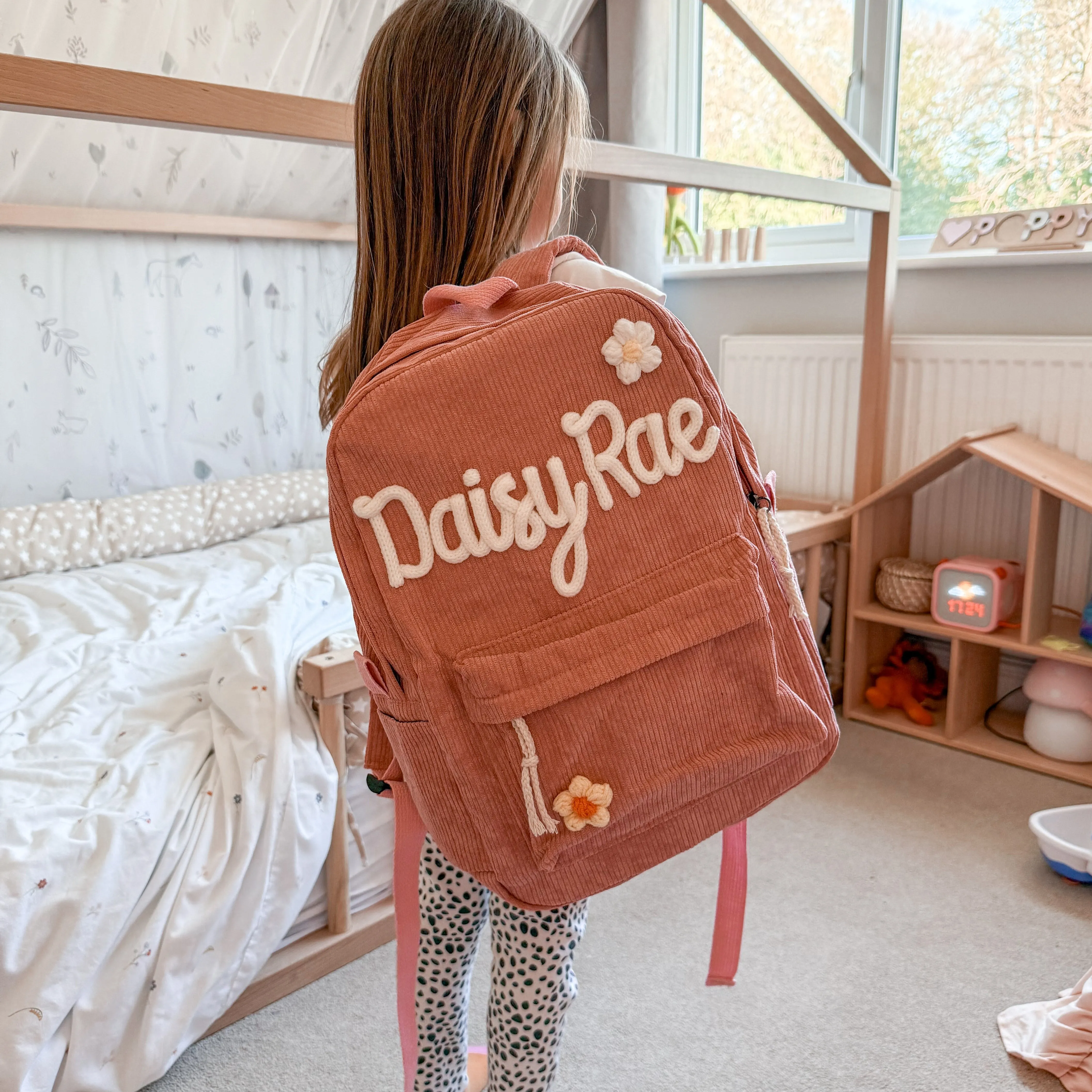 KNIT & CARRY – Personalized Knitted Backpack