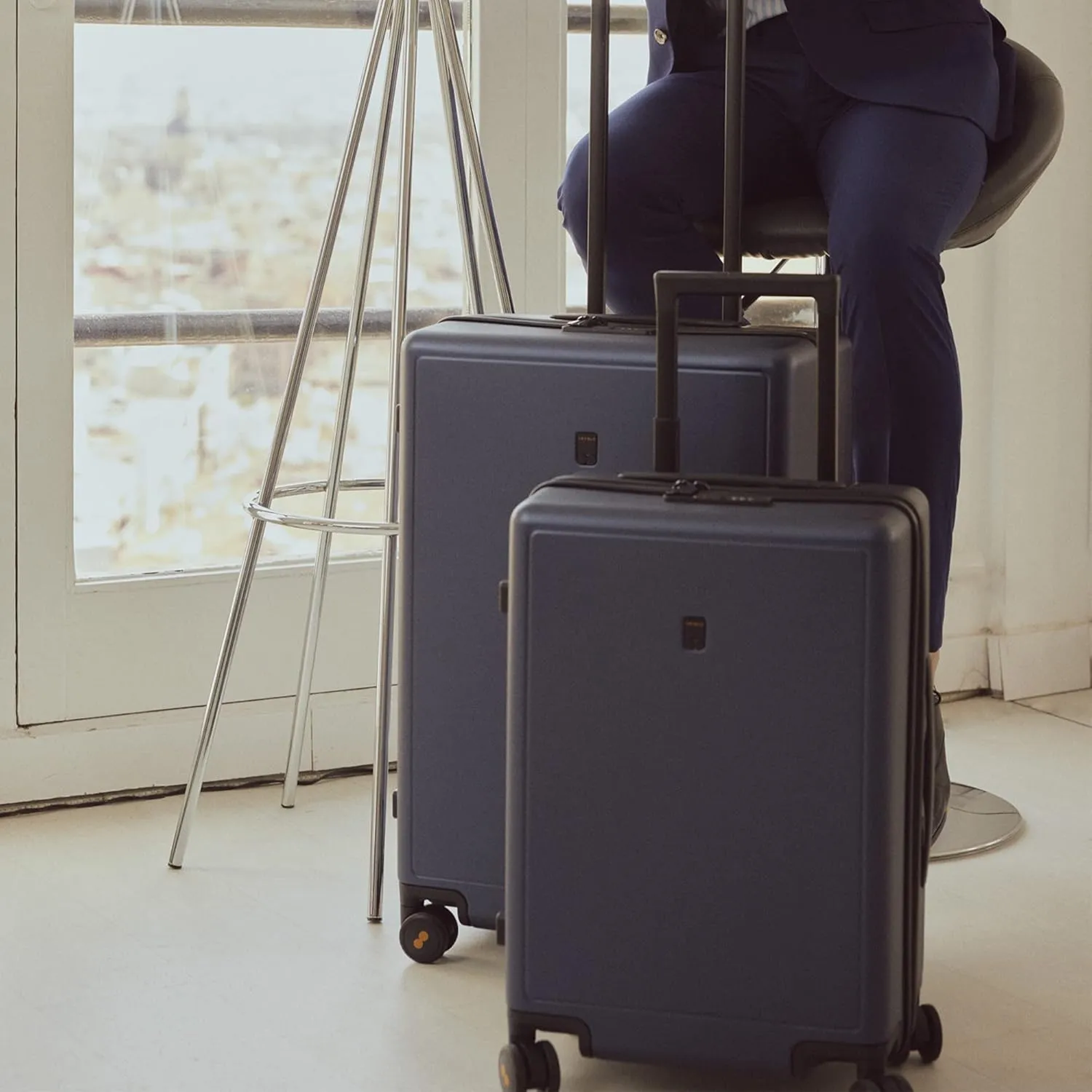 LEVEL8 Elegance Checked Luggage, 24 Inch Hardside Suitcase, Lightweight Matte Hardshell with Tsa Lock, Large Suitcases with Spinner Wheels, Navy Blue