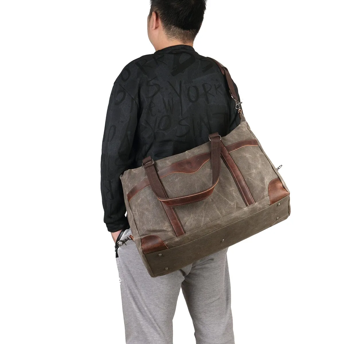 Men's Canvas Duffle Bag: Vintage Charm Meets Modern Utility