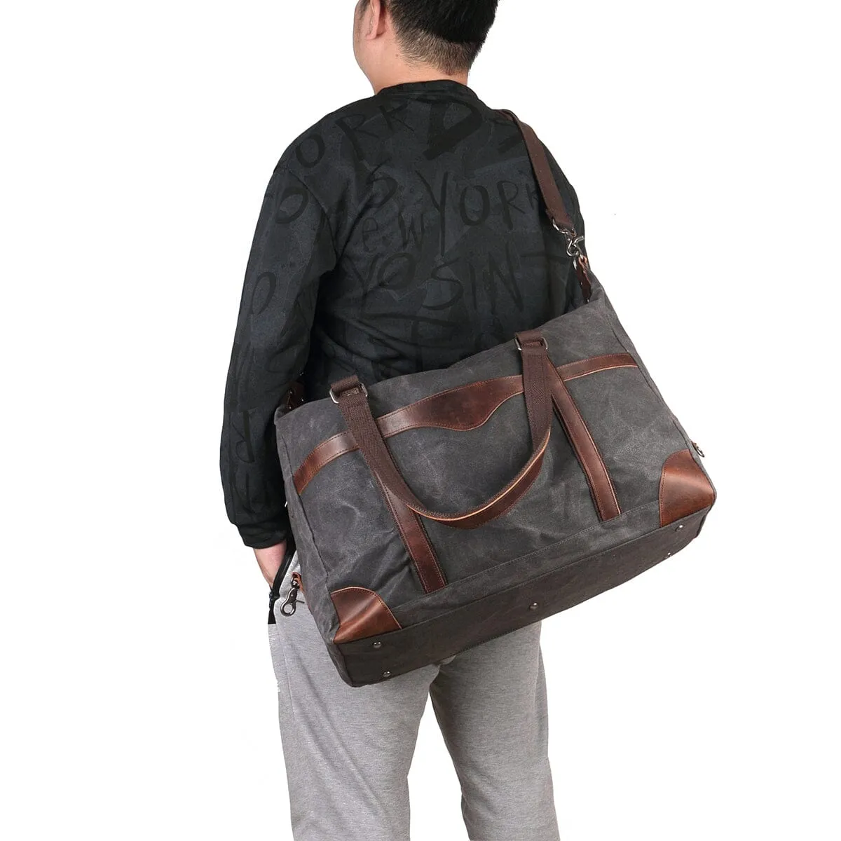Men's Canvas Duffle Bag: Vintage Charm Meets Modern Utility