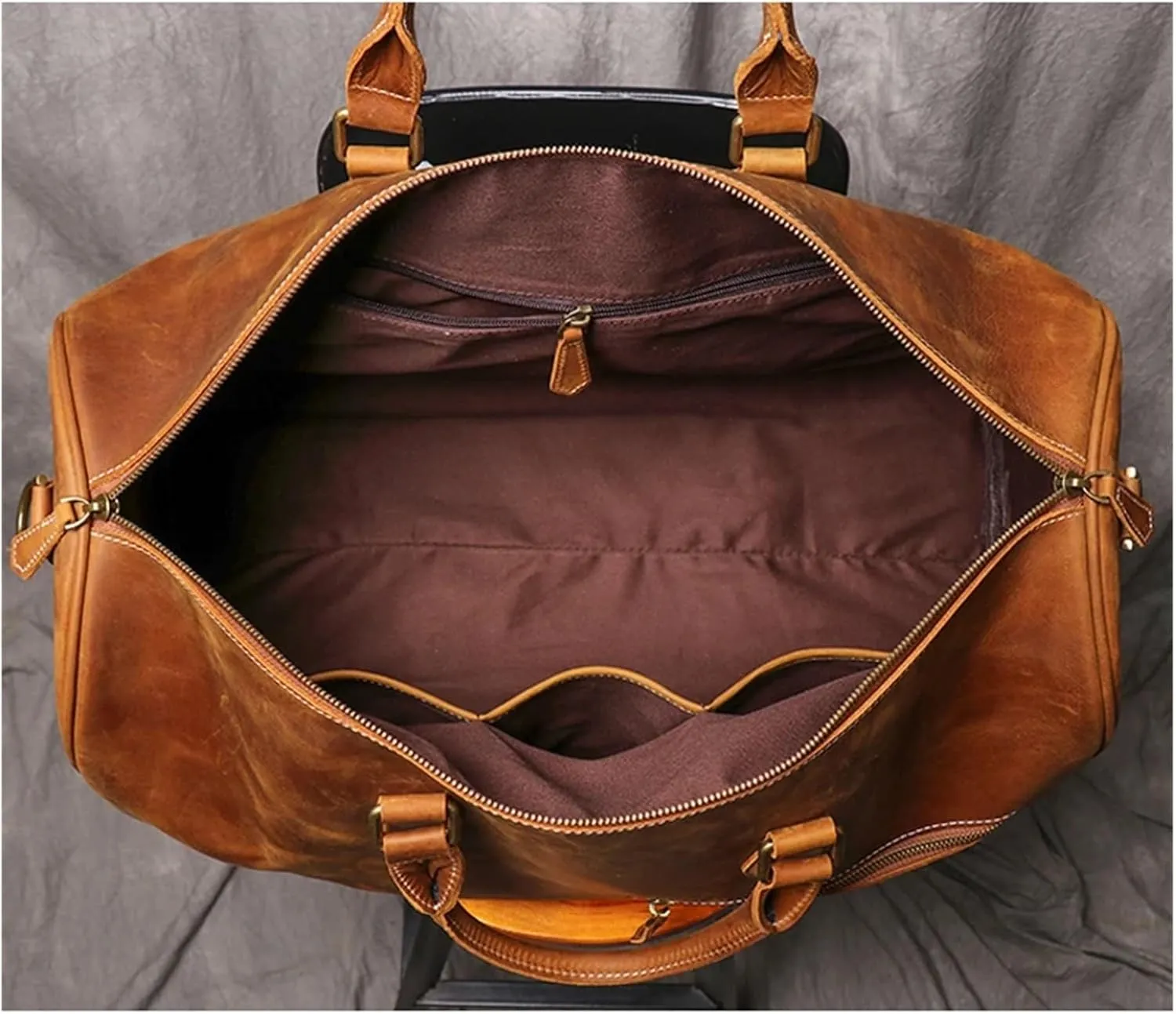 Men's Cowhide Travel Bag Women's Weekend Handbag Large Capacity Vintage Duffle Bag Leather Laptop Bag Suitable For Traveling, Business Trip, Outdoor(Black)