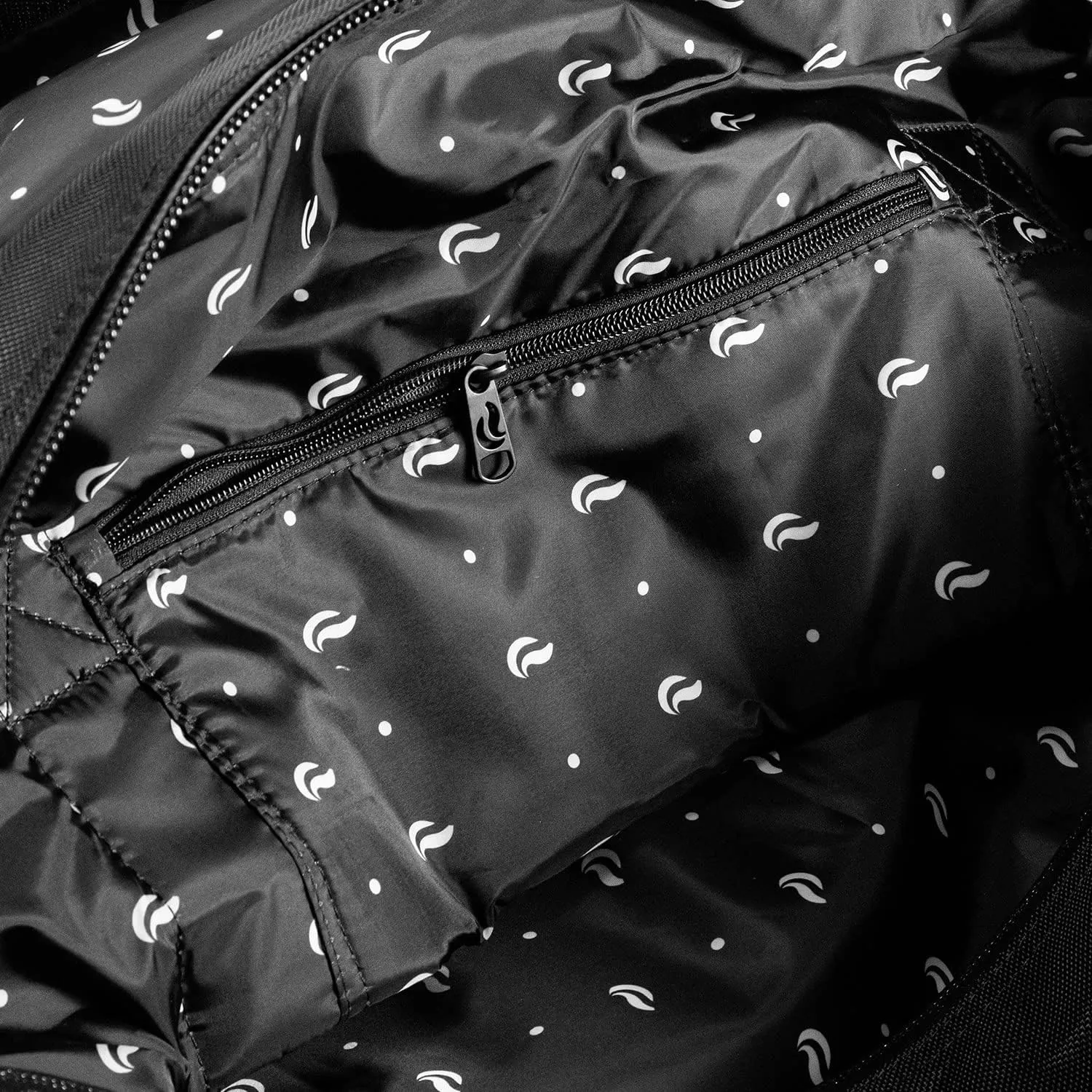 Skunk Large Duffle "Midnight Express XL" - Smell Proof - Water Proof (Black)